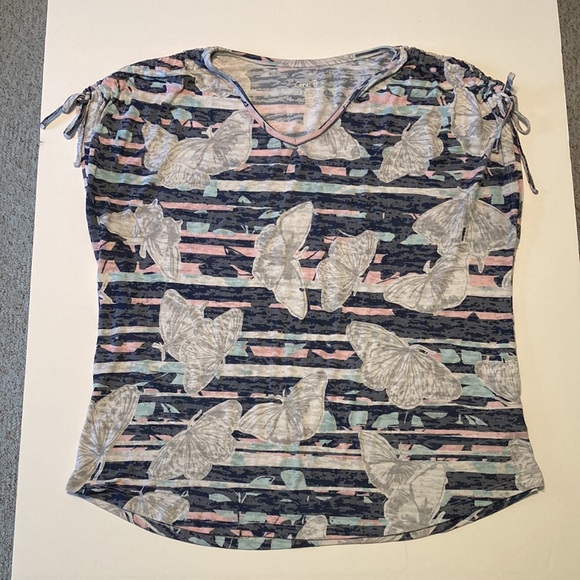 Coral Bay Light Weight T-Shirt - PXL - GUC - Picture 6 of 11